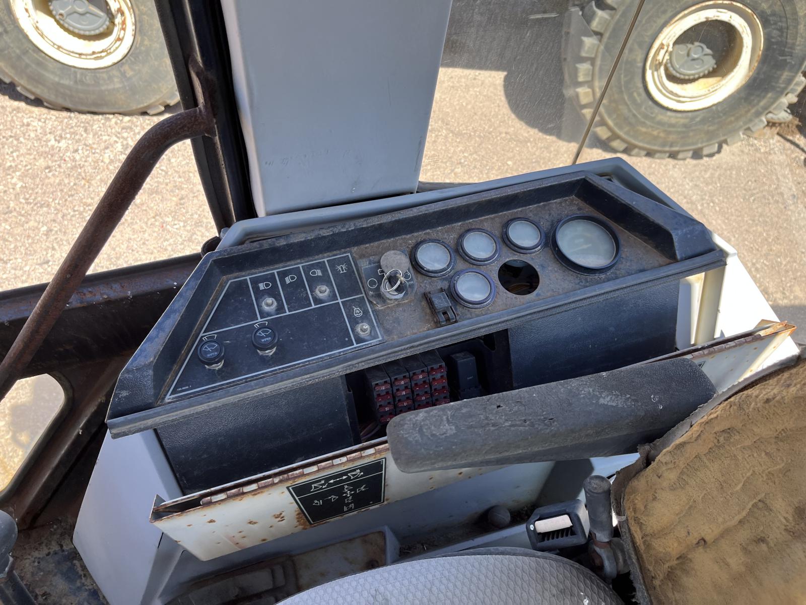 ./imagenes/INVOICE/2019/16531/RETROEXCAVADORA CATERPILLAR 446B (16).JPG